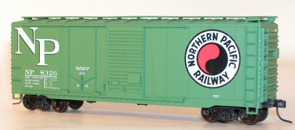 Accurail HO #1231 2 pack NP 40' Combo-Door Boxcar Green / Red NEW