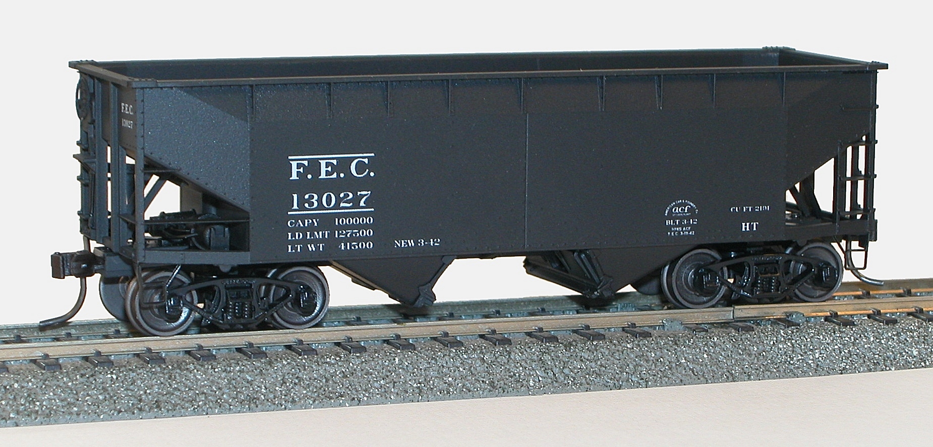 HO Scale Accurail Offset Twin Hopper 'Frisco' Item #7708 